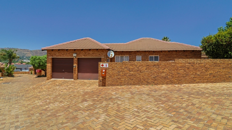 2 Bedroom Property for Sale in Wilgeheuwel Gauteng