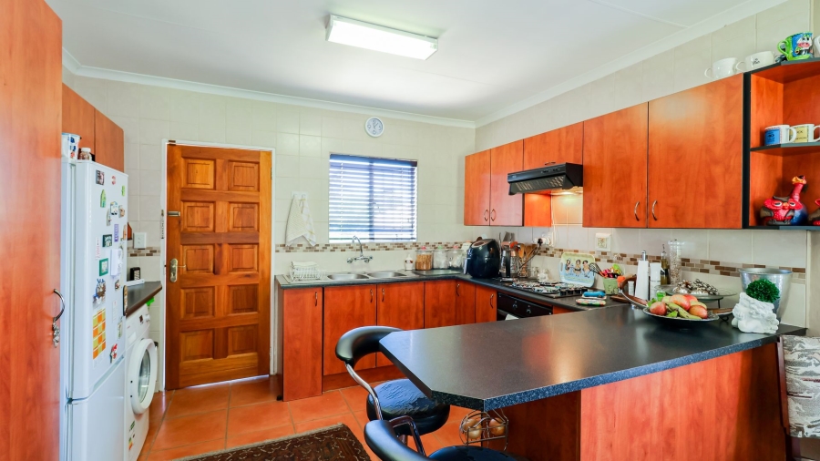 2 Bedroom Property for Sale in Wilgeheuwel Gauteng