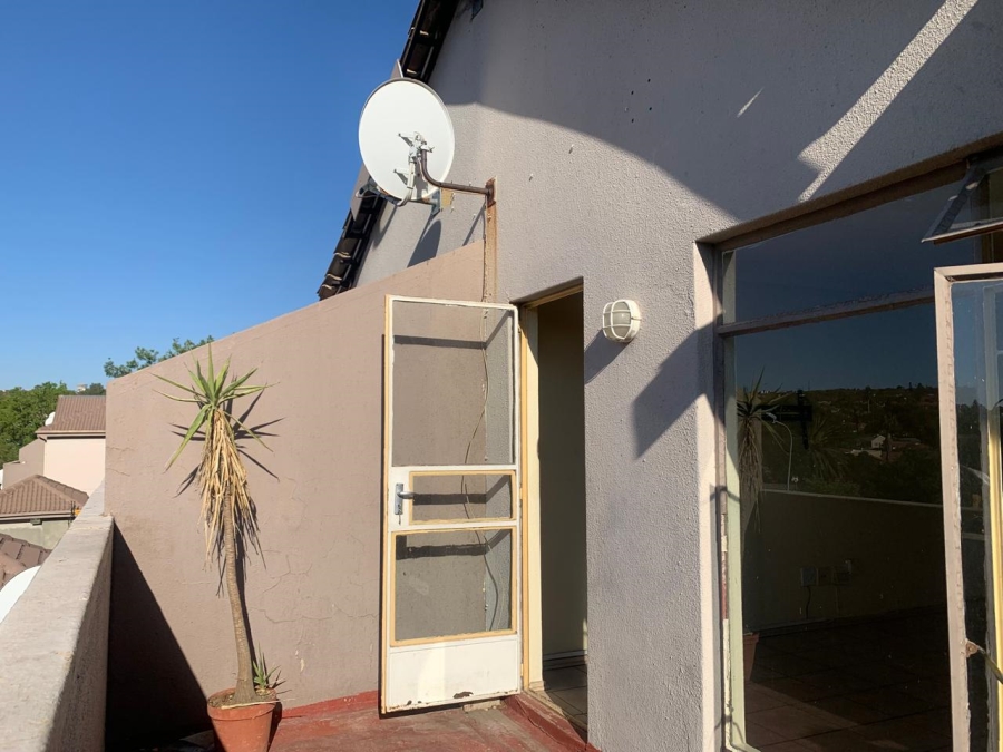 To Let 2 Bedroom Property for Rent in Vorna Valley Gauteng