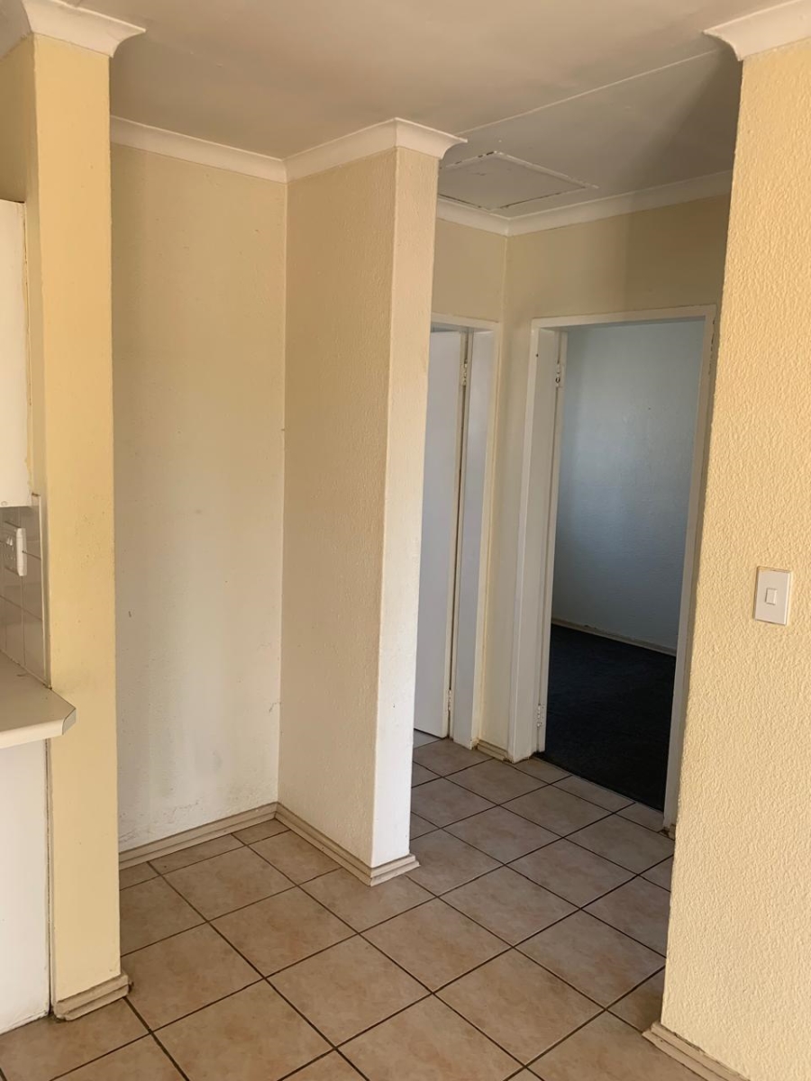 To Let 2 Bedroom Property for Rent in Vorna Valley Gauteng