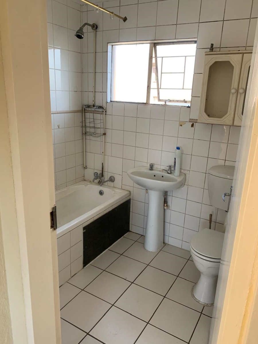 To Let 2 Bedroom Property for Rent in Vorna Valley Gauteng