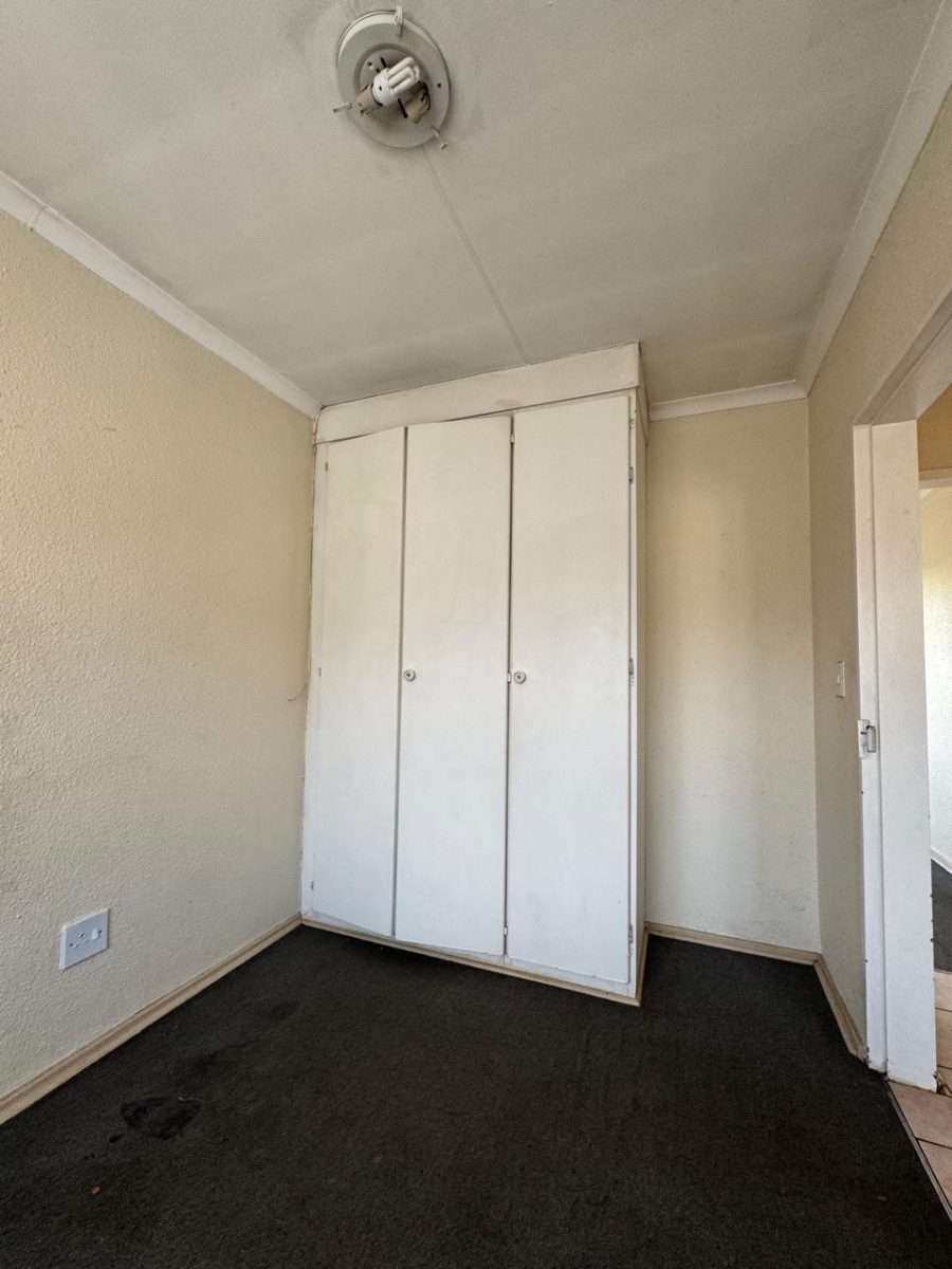 To Let 2 Bedroom Property for Rent in Vorna Valley Gauteng