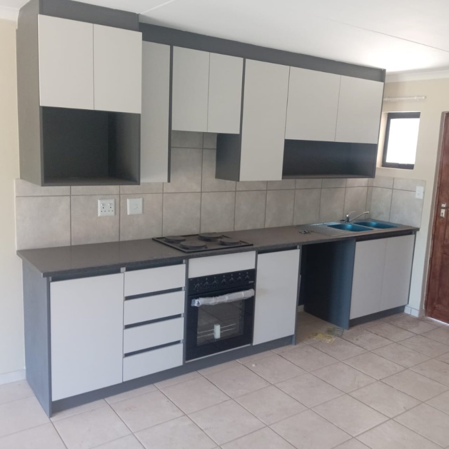 To Let 3 Bedroom Property for Rent in Cloverdene Gauteng