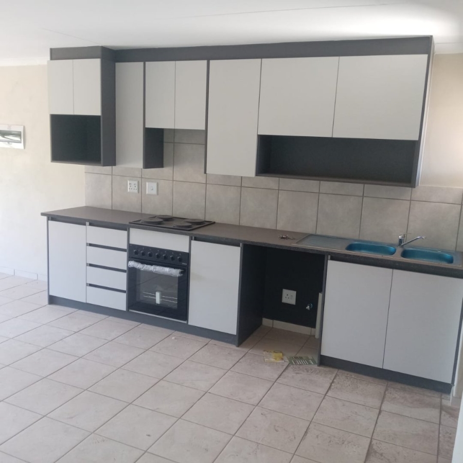 To Let 3 Bedroom Property for Rent in Cloverdene Gauteng