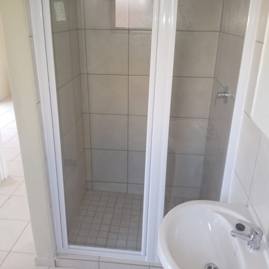 To Let 3 Bedroom Property for Rent in Cloverdene Gauteng