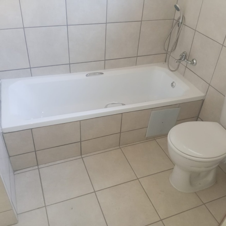 To Let 3 Bedroom Property for Rent in Cloverdene Gauteng