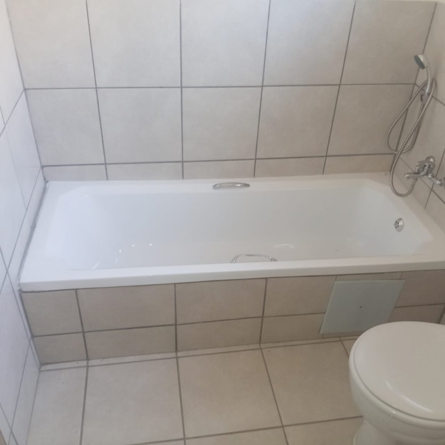 To Let 3 Bedroom Property for Rent in Cloverdene Gauteng