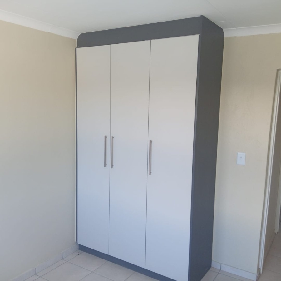 To Let 3 Bedroom Property for Rent in Cloverdene Gauteng