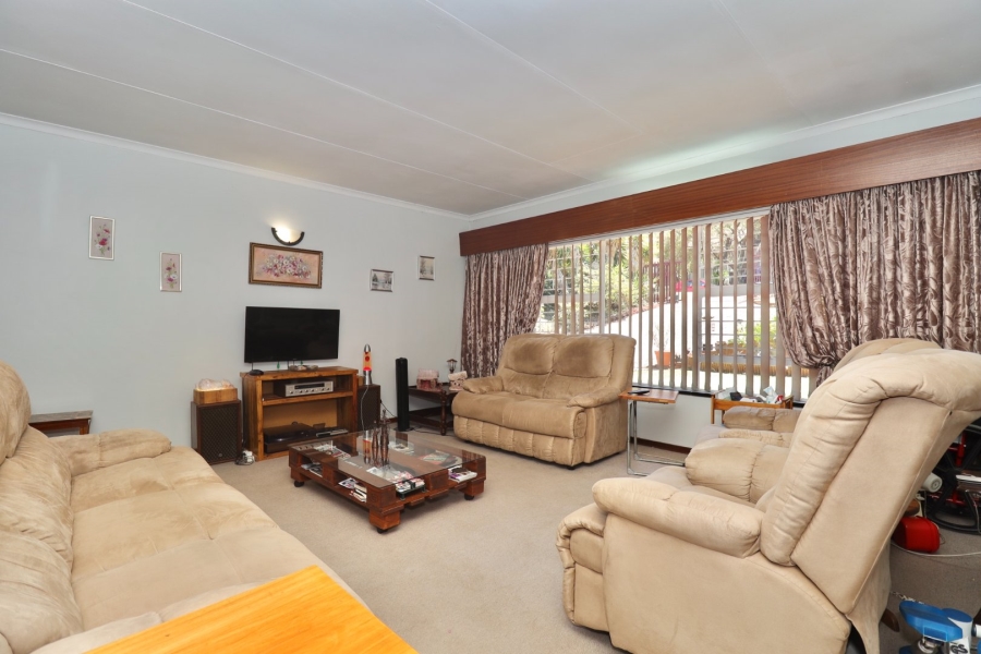 4 Bedroom Property for Sale in Wilro Park Gauteng