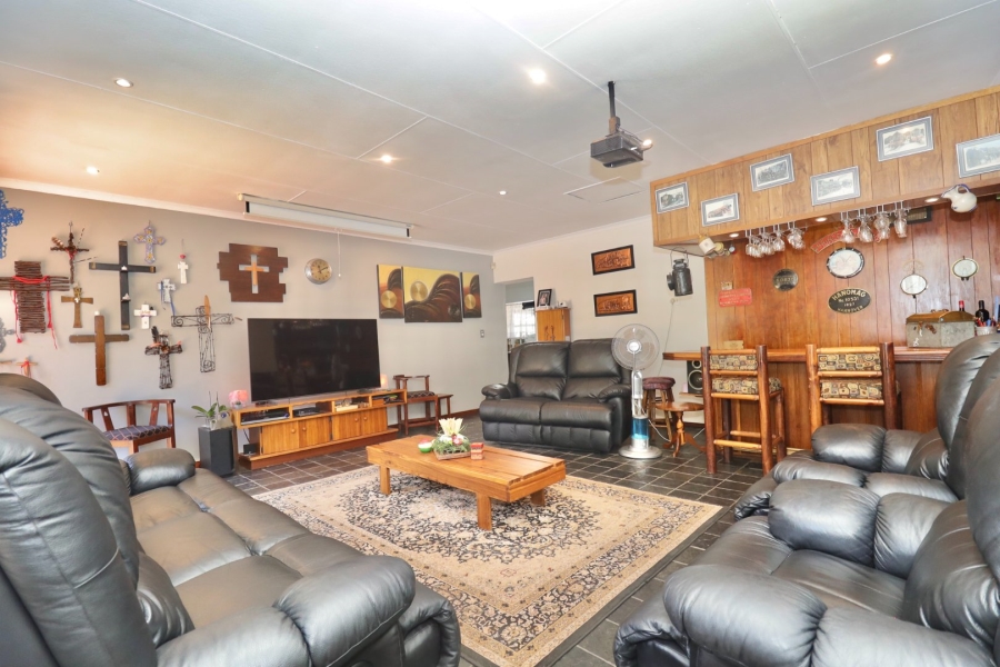 4 Bedroom Property for Sale in Wilro Park Gauteng