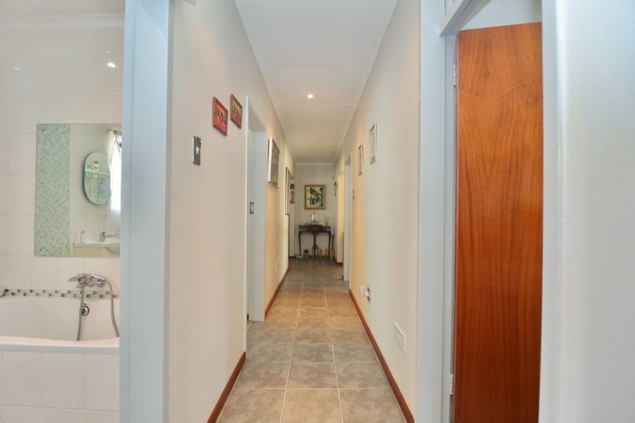 4 Bedroom Property for Sale in Wilro Park Gauteng