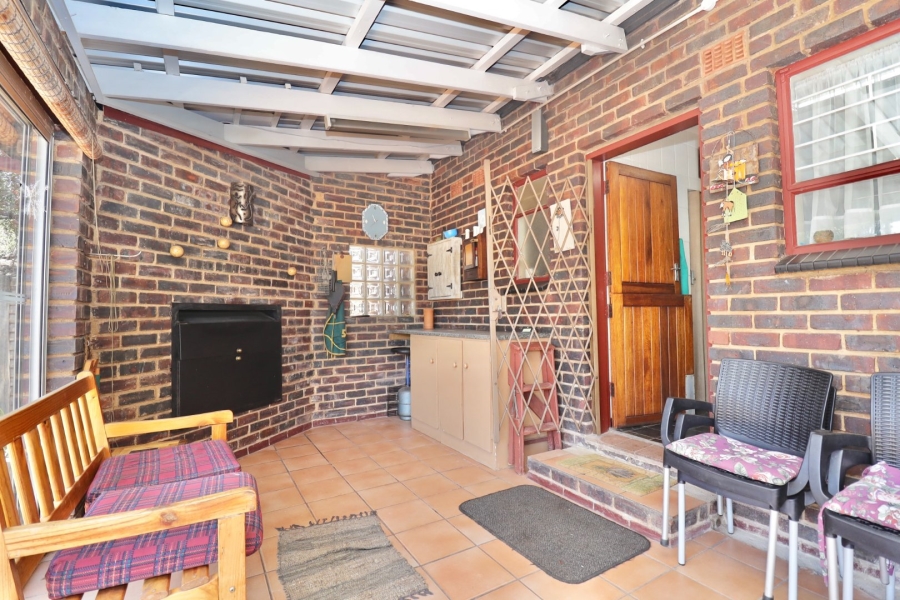 4 Bedroom Property for Sale in Wilro Park Gauteng