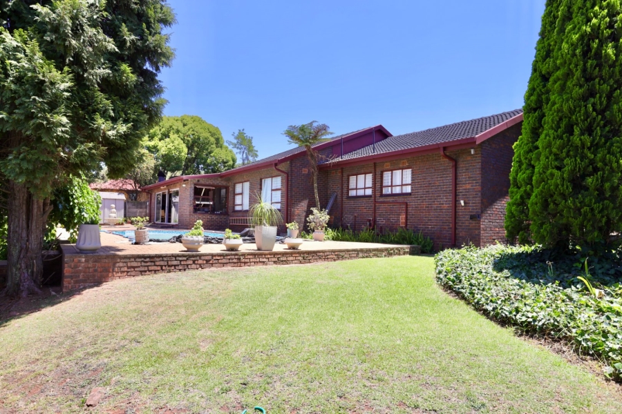 4 Bedroom Property for Sale in Wilro Park Gauteng