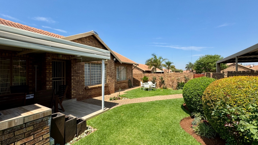 3 Bedroom Property for Sale in Pierre Van Ryneveld Gauteng