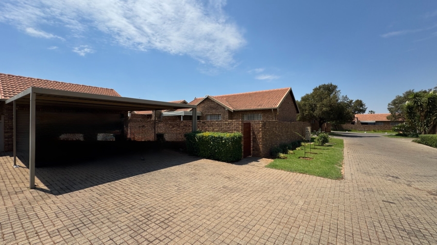 3 Bedroom Property for Sale in Pierre Van Ryneveld Gauteng