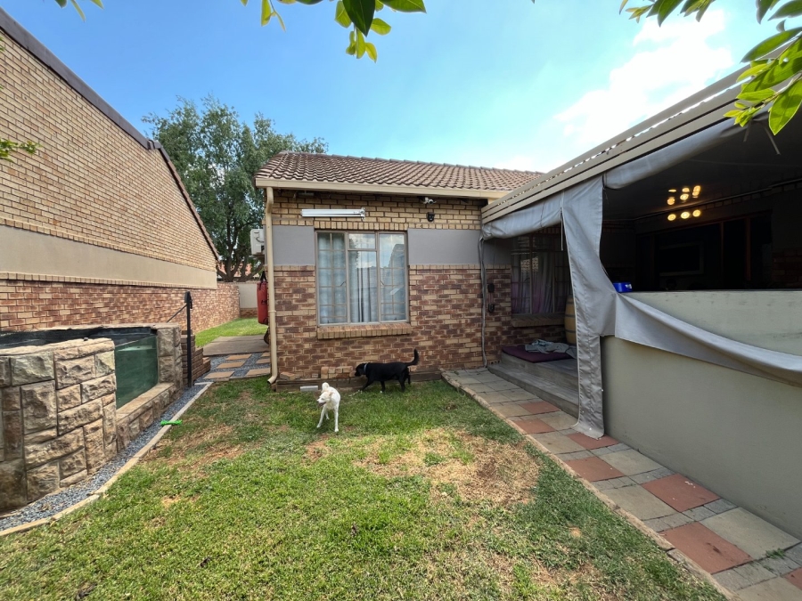 3 Bedroom Property for Sale in Equestria Gauteng