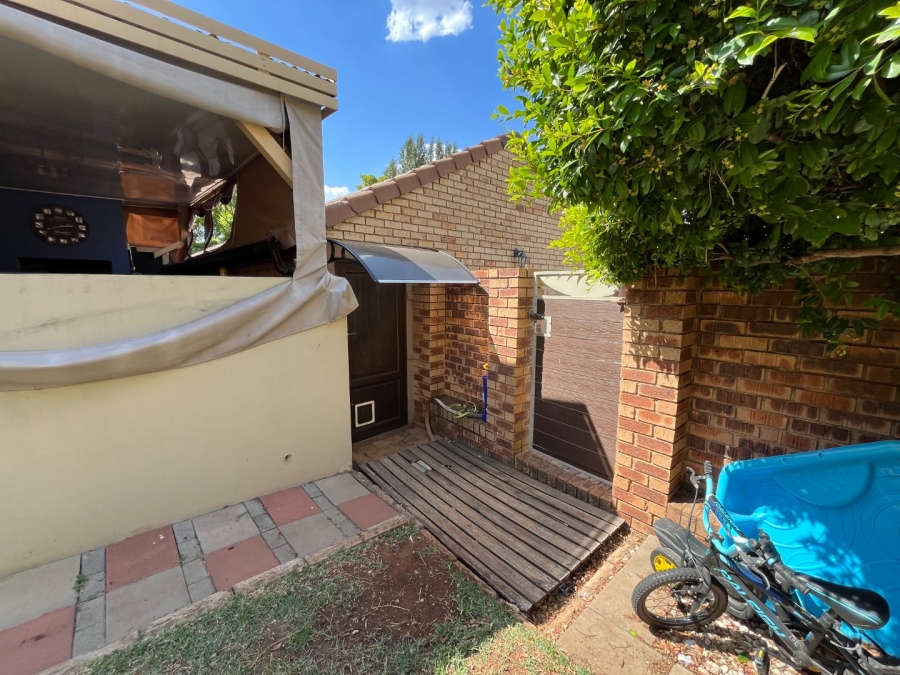 3 Bedroom Property for Sale in Equestria Gauteng