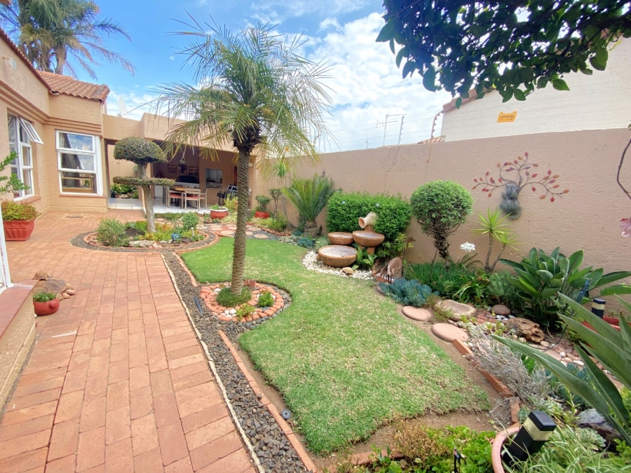 3 Bedroom Property for Sale in Monument Gauteng