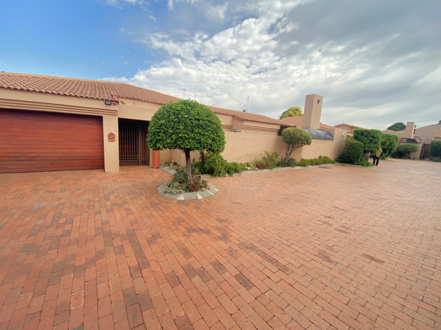 3 Bedroom Property for Sale in Monument Gauteng