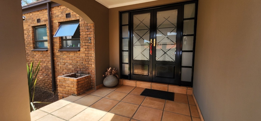 To Let 5 Bedroom Property for Rent in Meyersdal Gauteng