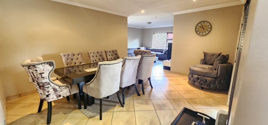 To Let 3 Bedroom Property for Rent in Raslouw Manor Gauteng