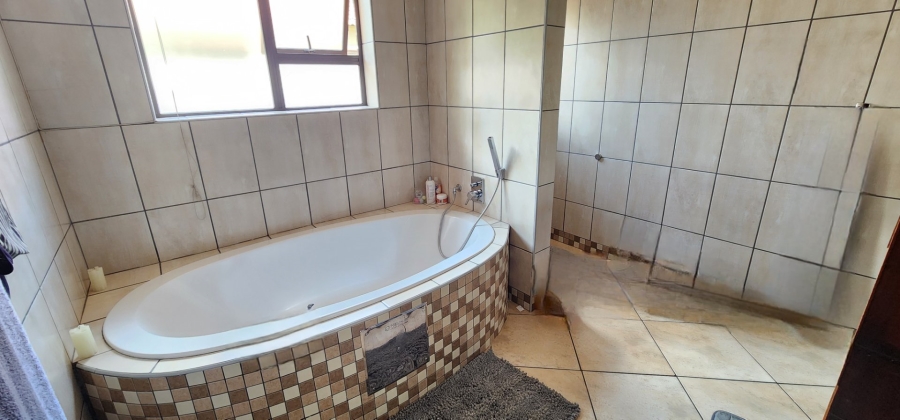 To Let 3 Bedroom Property for Rent in Raslouw Manor Gauteng