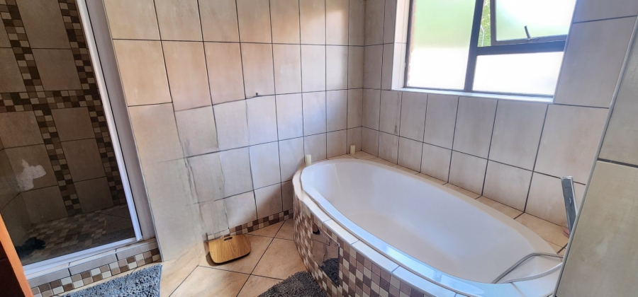 To Let 3 Bedroom Property for Rent in Raslouw Manor Gauteng