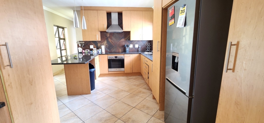 To Let 3 Bedroom Property for Rent in Raslouw Manor Gauteng