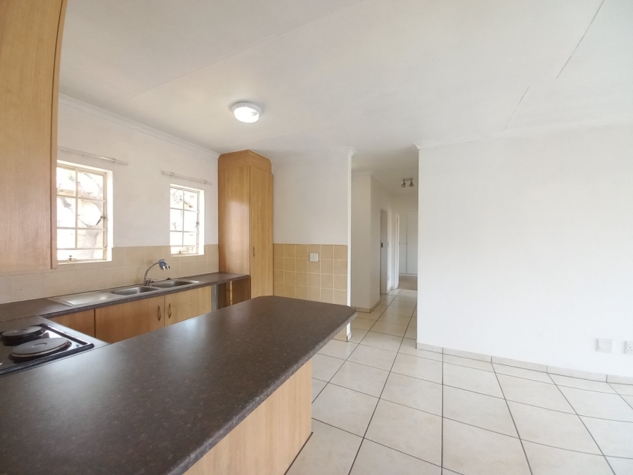 To Let 2 Bedroom Property for Rent in Kosmosdal Gauteng