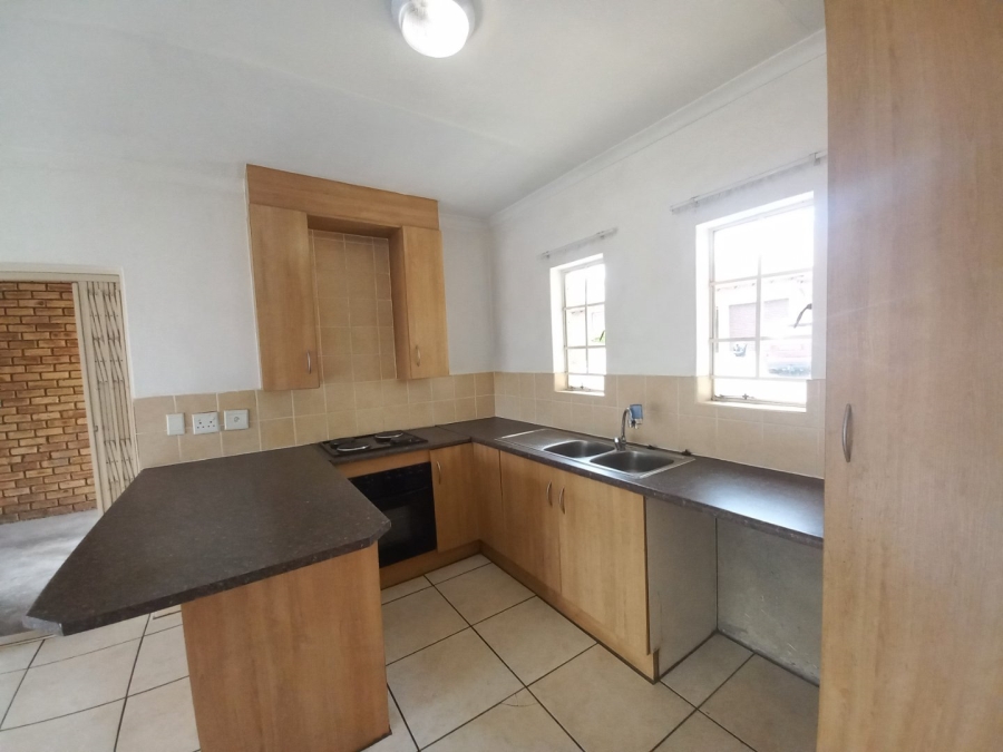 To Let 2 Bedroom Property for Rent in Kosmosdal Gauteng