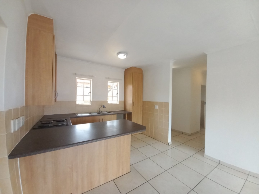 To Let 2 Bedroom Property for Rent in Kosmosdal Gauteng