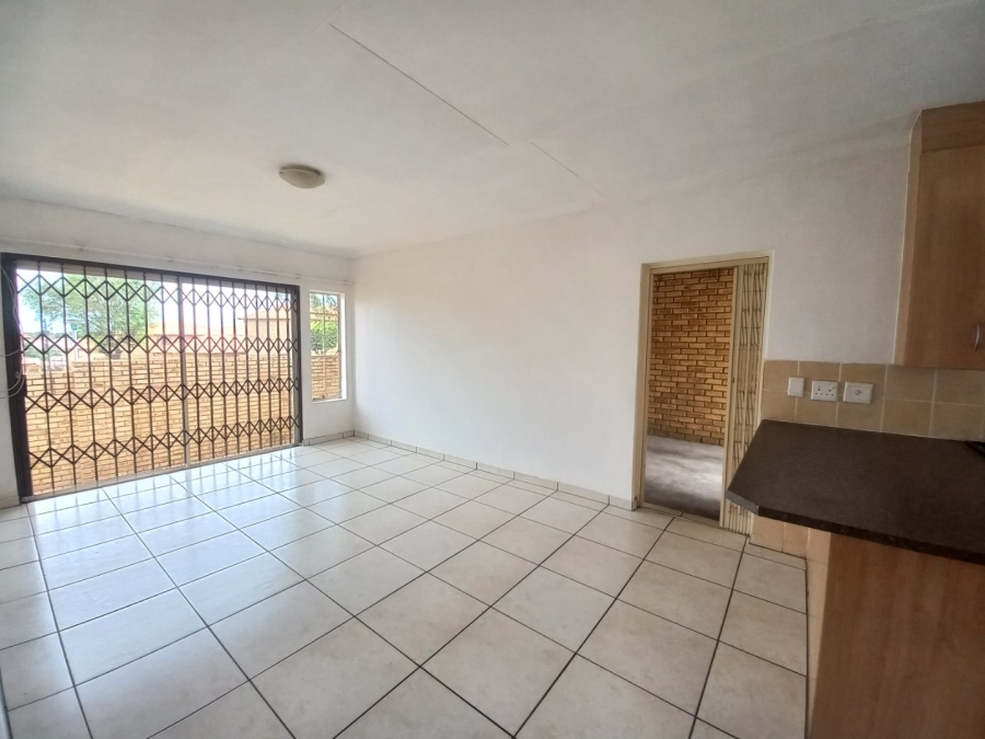 To Let 2 Bedroom Property for Rent in Kosmosdal Gauteng