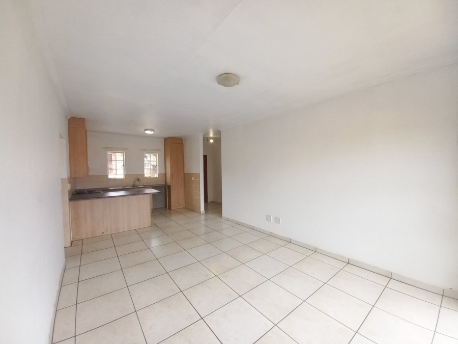 To Let 2 Bedroom Property for Rent in Kosmosdal Gauteng