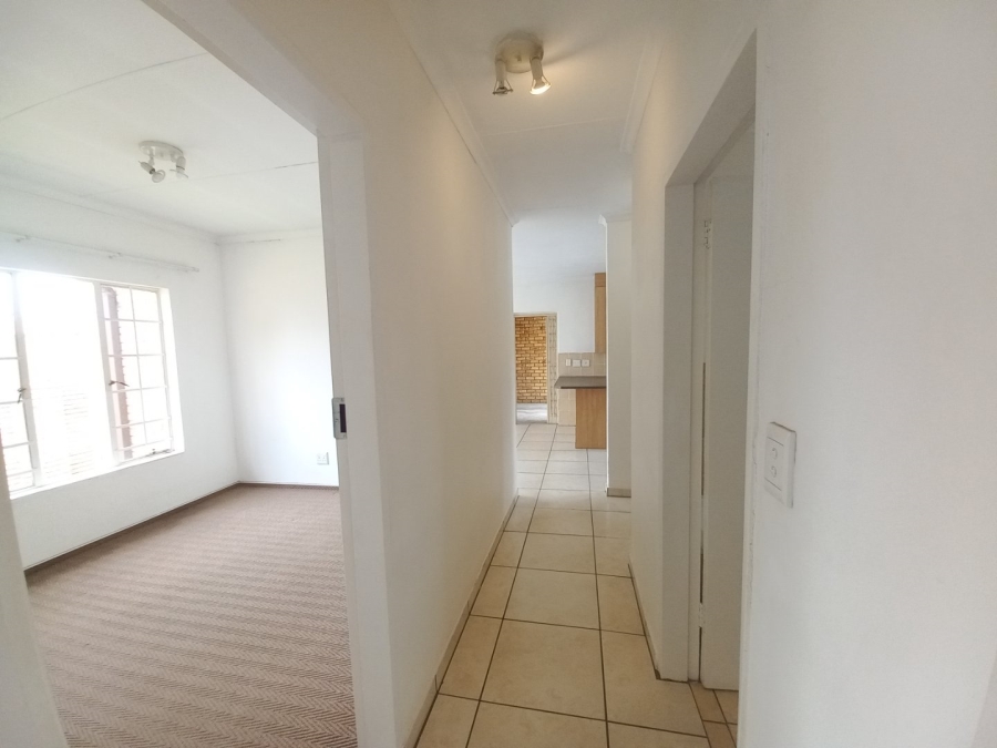 To Let 2 Bedroom Property for Rent in Kosmosdal Gauteng