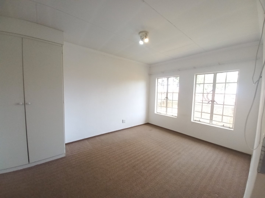 To Let 2 Bedroom Property for Rent in Kosmosdal Gauteng