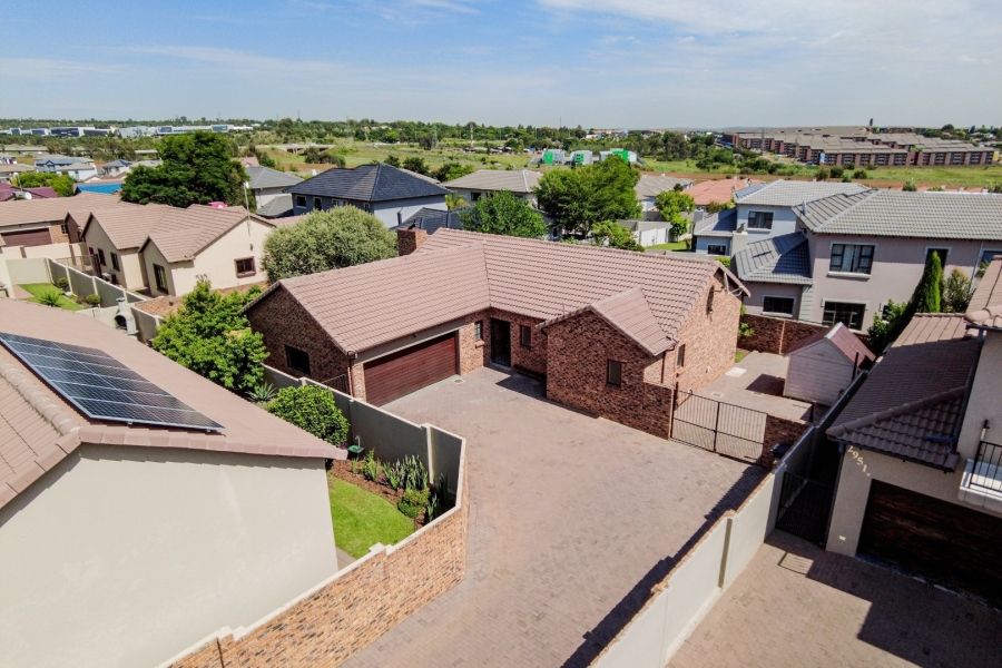 3 Bedroom Property for Sale in Thatchfield Estate Gauteng