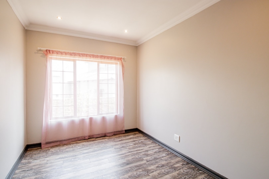 3 Bedroom Property for Sale in Thatchfield Estate Gauteng