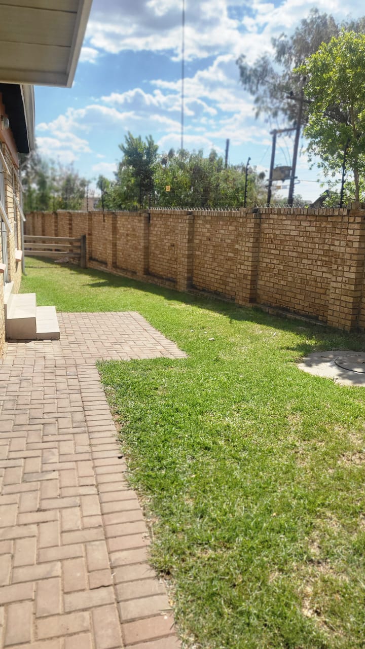 2 Bedroom Property for Sale in Cosmo City Gauteng