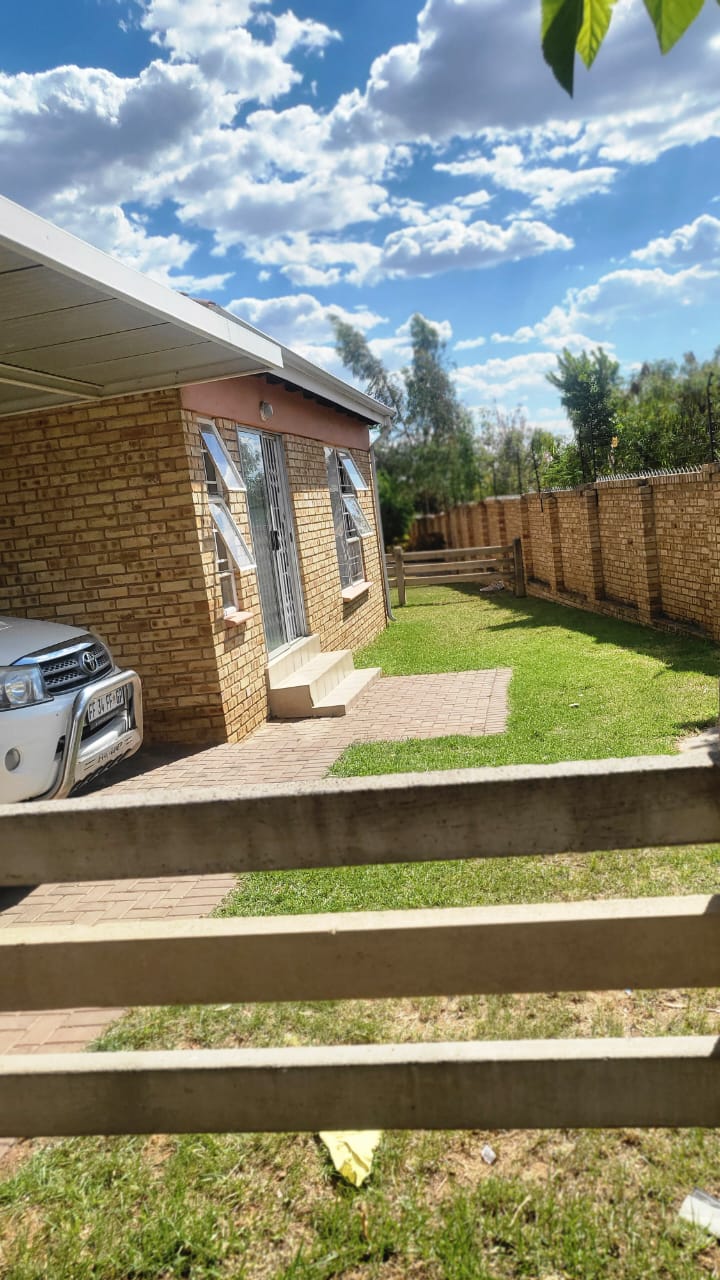 2 Bedroom Property for Sale in Cosmo City Gauteng