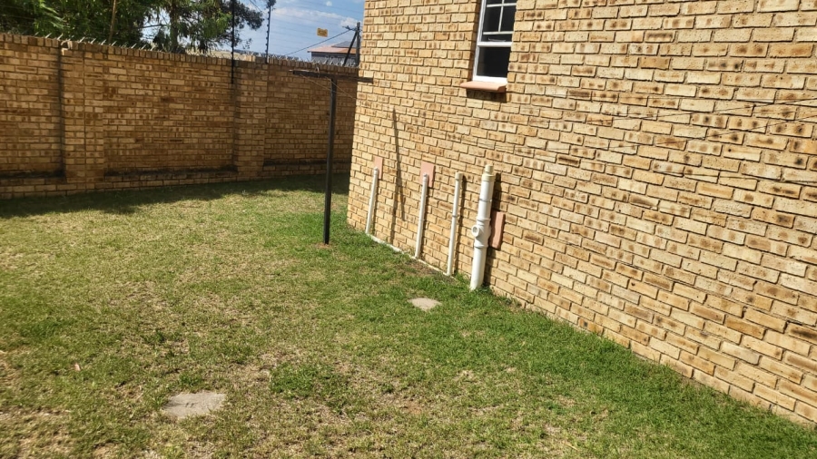 2 Bedroom Property for Sale in Cosmo City Gauteng