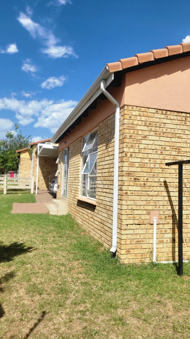 2 Bedroom Property for Sale in Cosmo City Gauteng