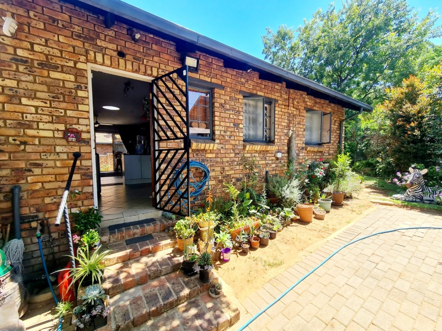 2 Bedroom Property for Sale in Clubview Gauteng