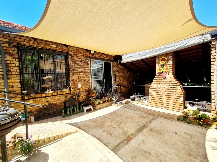 2 Bedroom Property for Sale in Clubview Gauteng