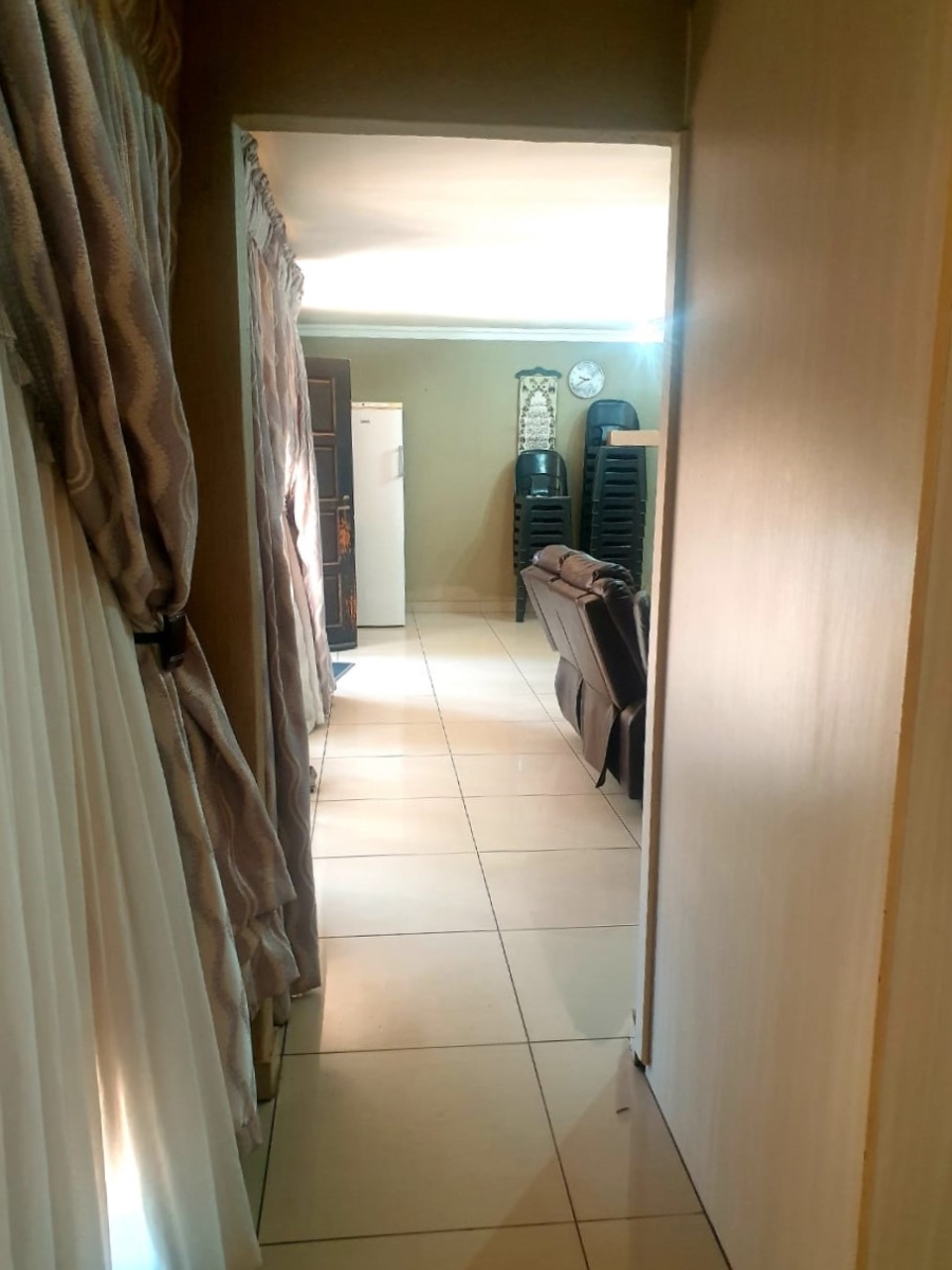 4 Bedroom Property for Sale in Heuweloord Gauteng