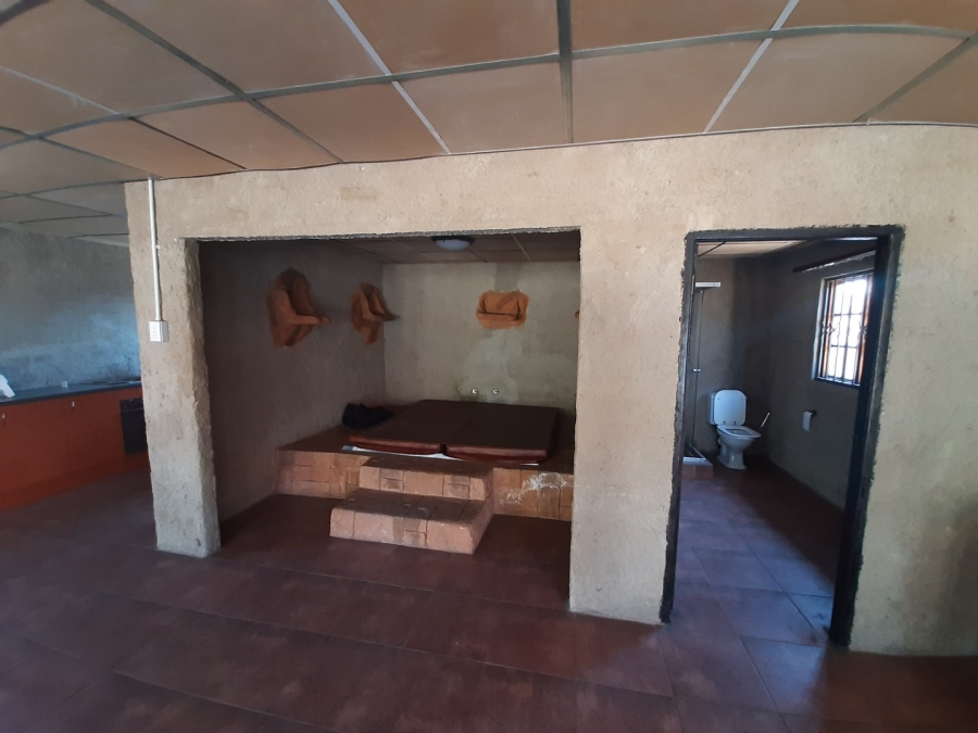 4 Bedroom Property for Sale in Heuweloord Gauteng