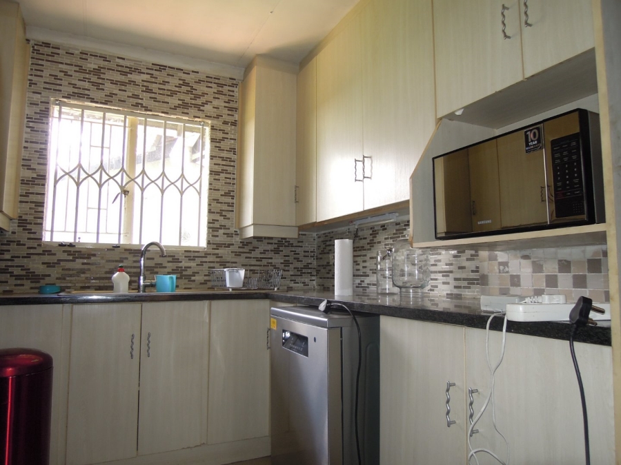 4 Bedroom Property for Sale in Heuweloord Gauteng