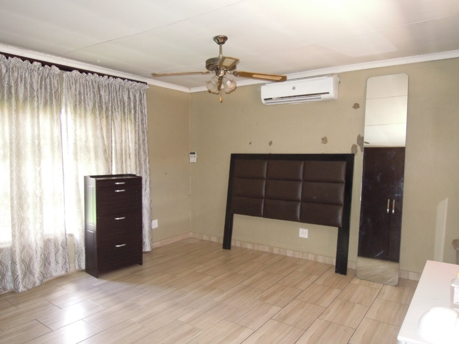 4 Bedroom Property for Sale in Heuweloord Gauteng