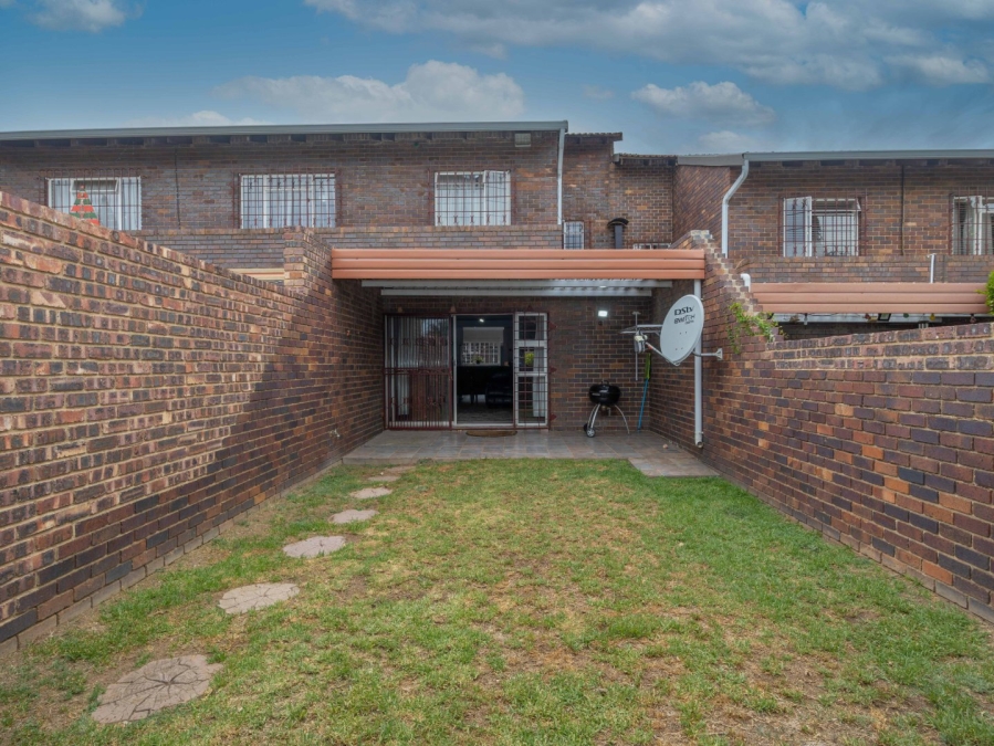 3 Bedroom Property for Sale in Eden Glen Gauteng