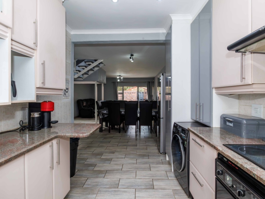 3 Bedroom Property for Sale in Eden Glen Gauteng