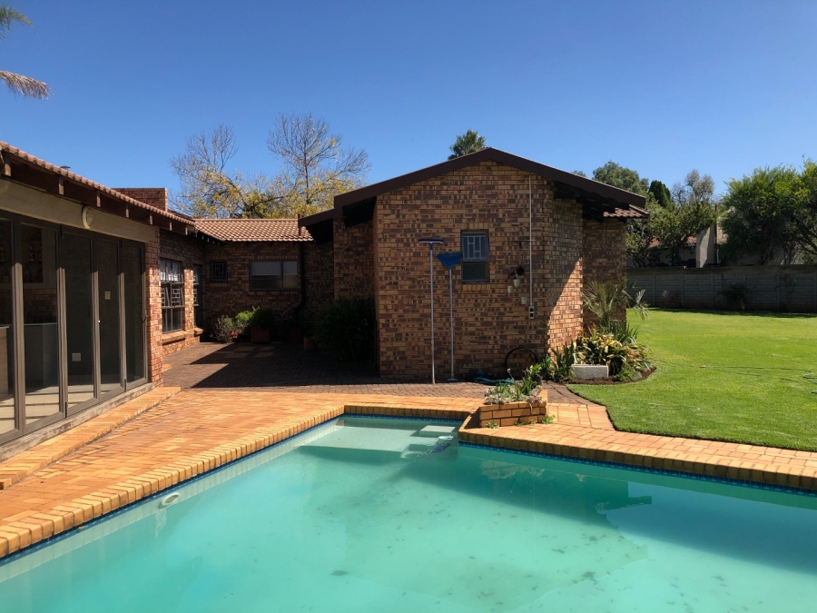 4 Bedroom Property for Sale in Vanderbijlpark SE 3 Gauteng